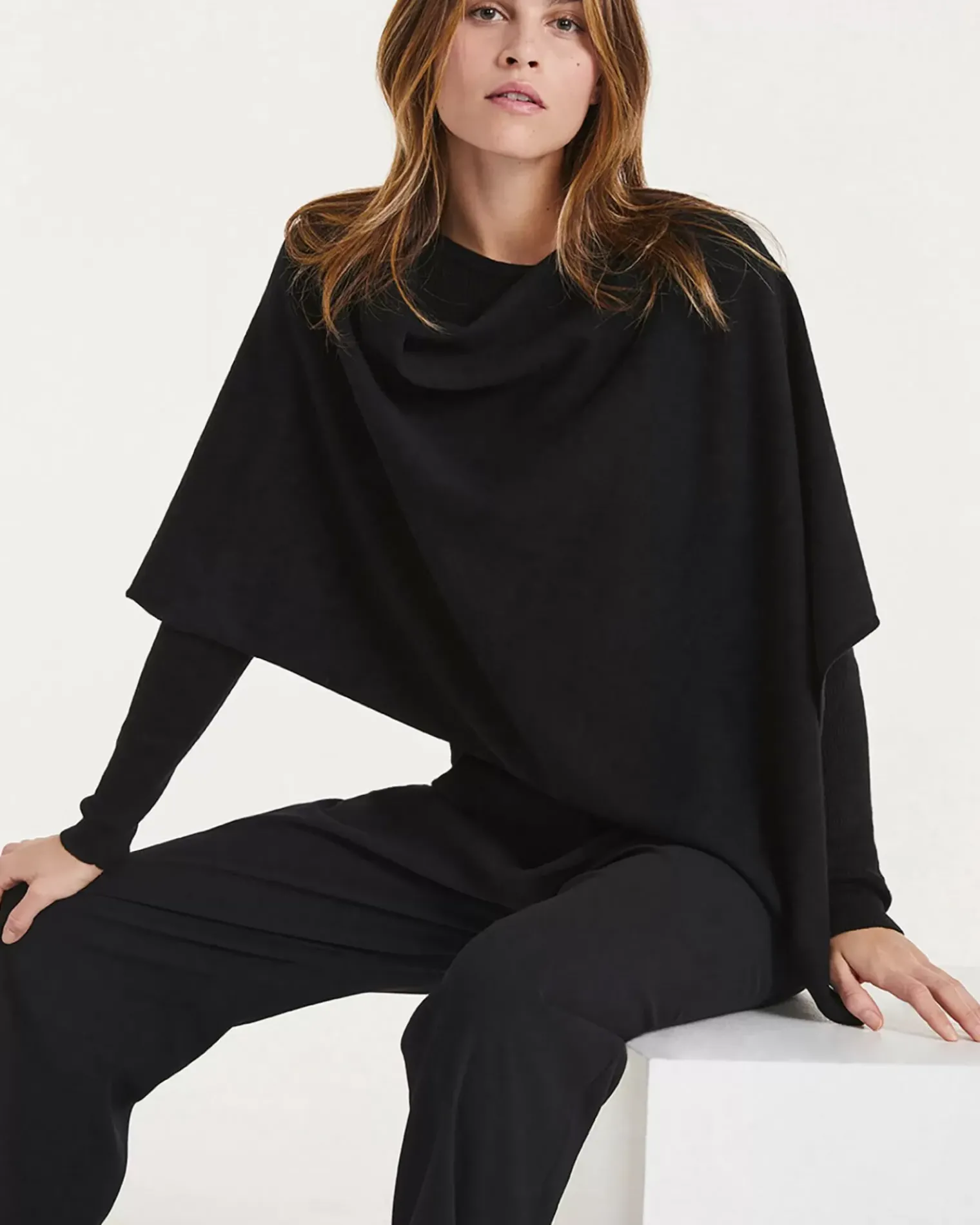 Kujten Capes & Ponchos>Cashmere Short Poncho, 2-Threads Noir