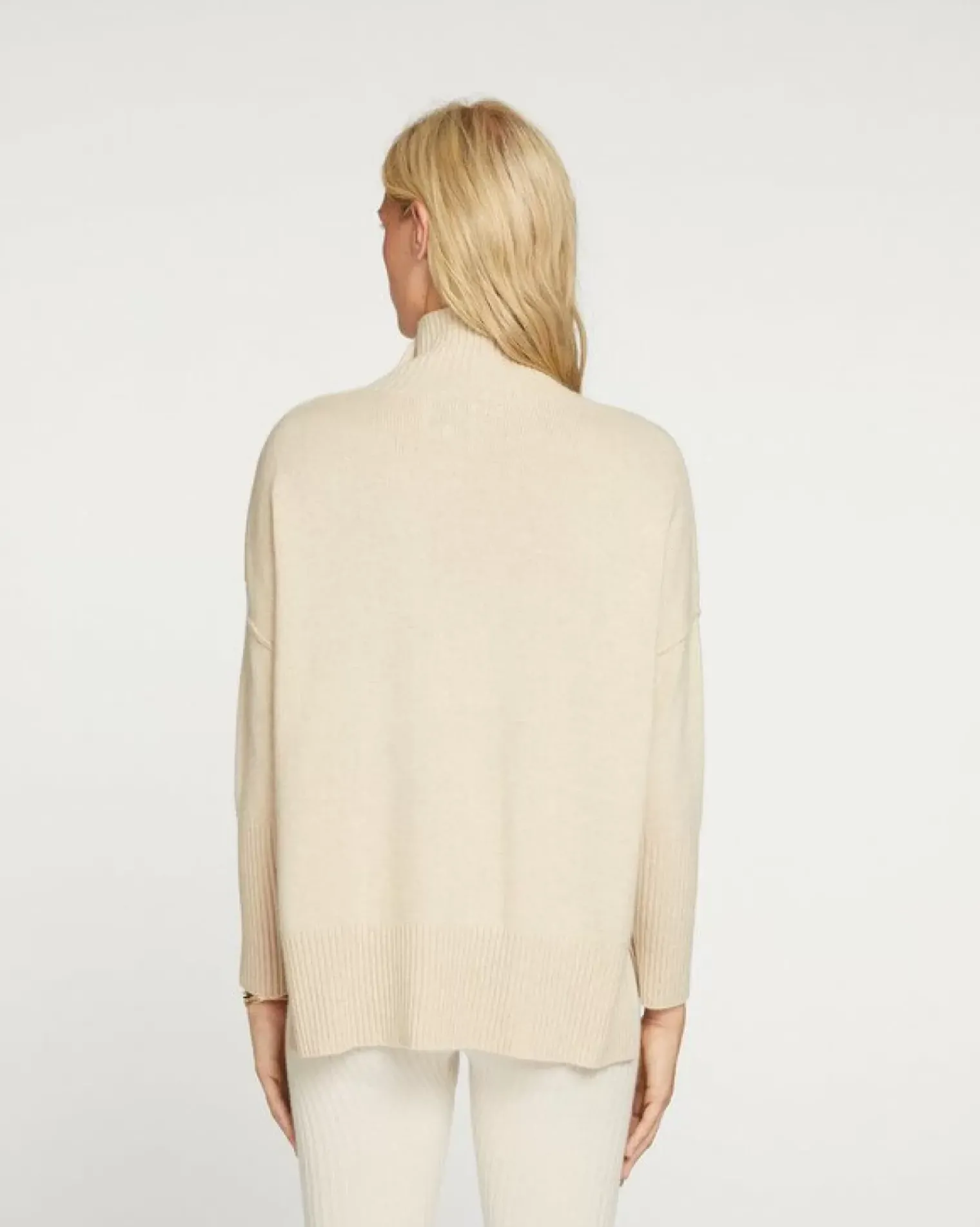 Kujten Sweaters & Sweatshirts>Cashmere Sweater With Gold Buttons Organique