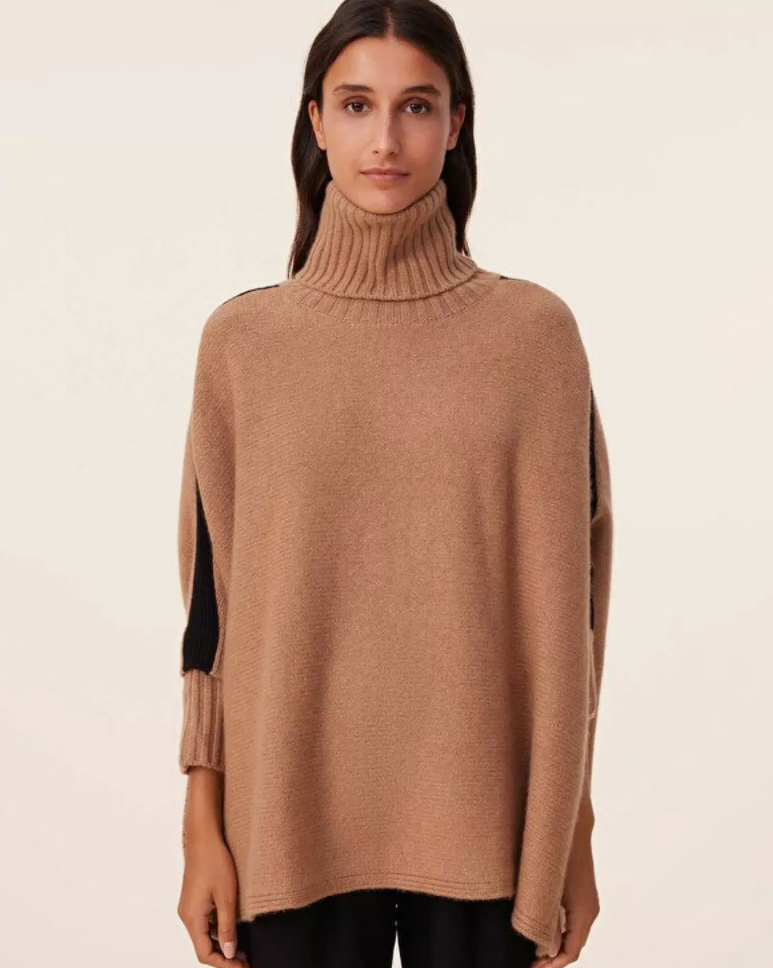 Kujten Capes & Ponchos>Cashmere Turtleneck Poncho Smok Stripe, 10-Threads Camelo