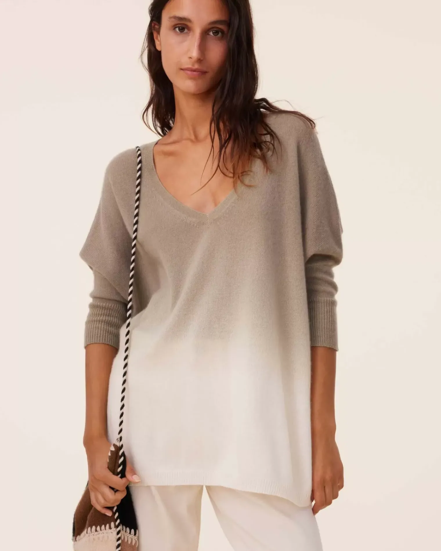 Kujten Sweaters & Sweatshirts>Dip Dye Oversize V-Neck Cashmere Sweater, 2-Threads Kaki Chine