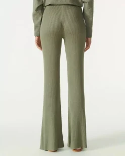 Kujten Pants & Shorts><noscript><img width=