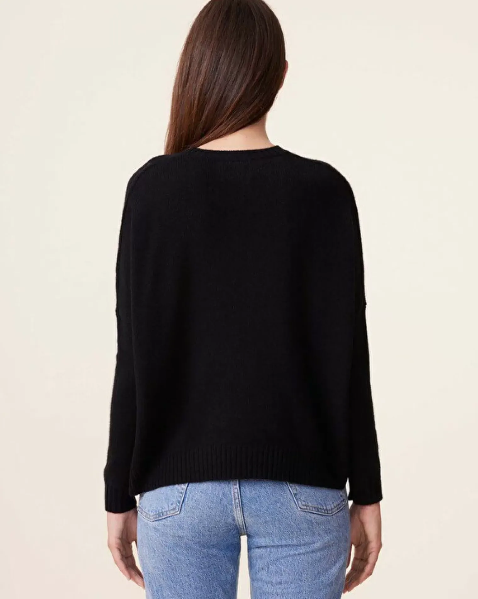 Kujten Sweaters & Sweatshirts>Heart Round Neck Cashmere Sweater, 4-Threads Noir