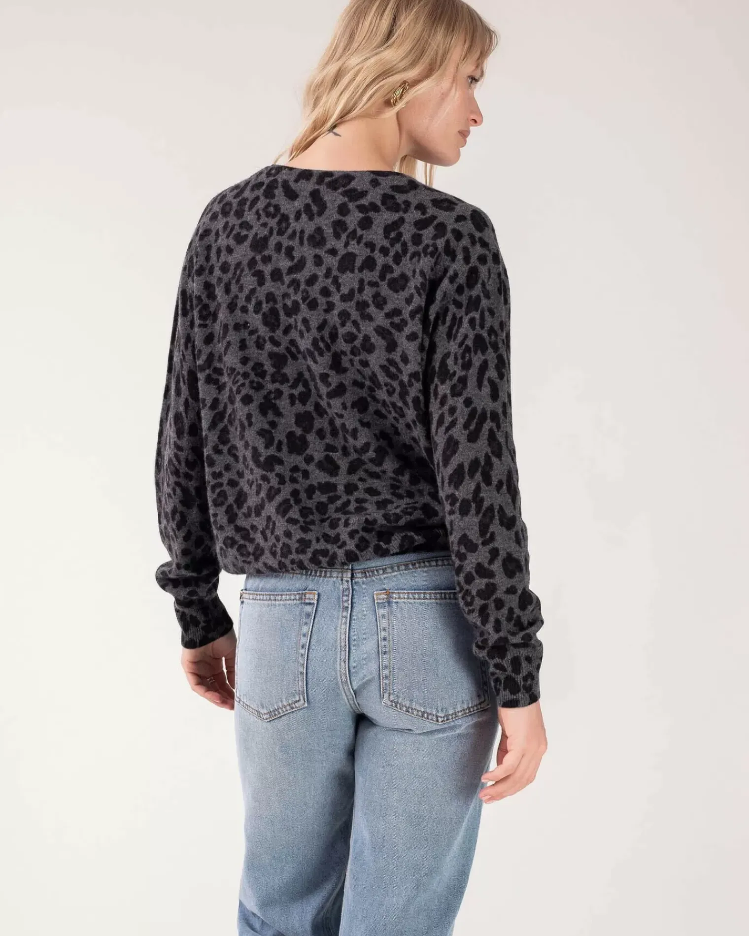Kujten Jackets & Vests>Leopard Short Cashmere Cardigan Gris Anthracite Leopard
