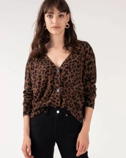 Kujten Jackets & Vests><noscript><img width=
