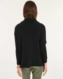 Kujten Jackets & Vests><noscript><img width=