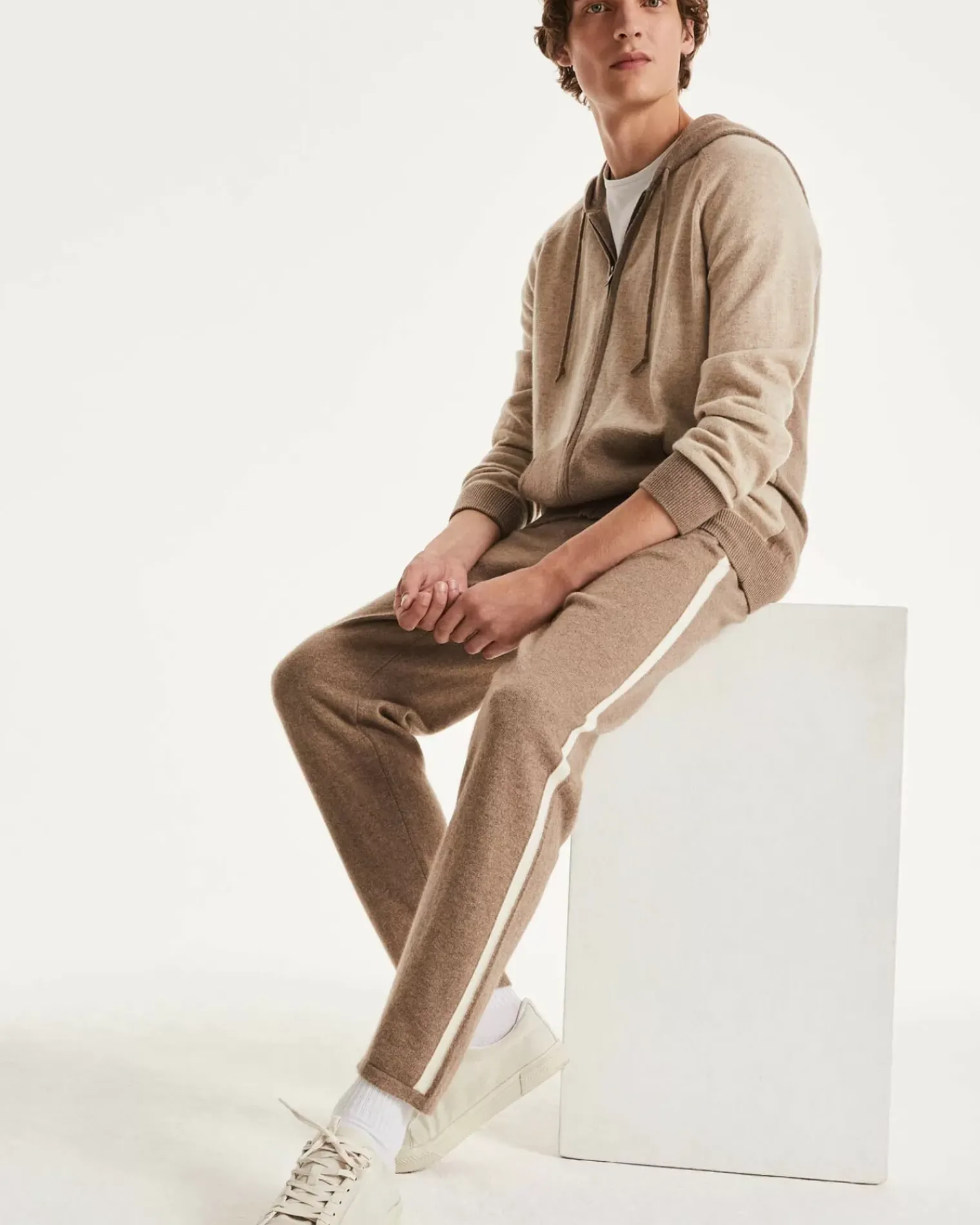 Kujten Joggings & Shorts>Men Cashmere Jogging Beige Taupe