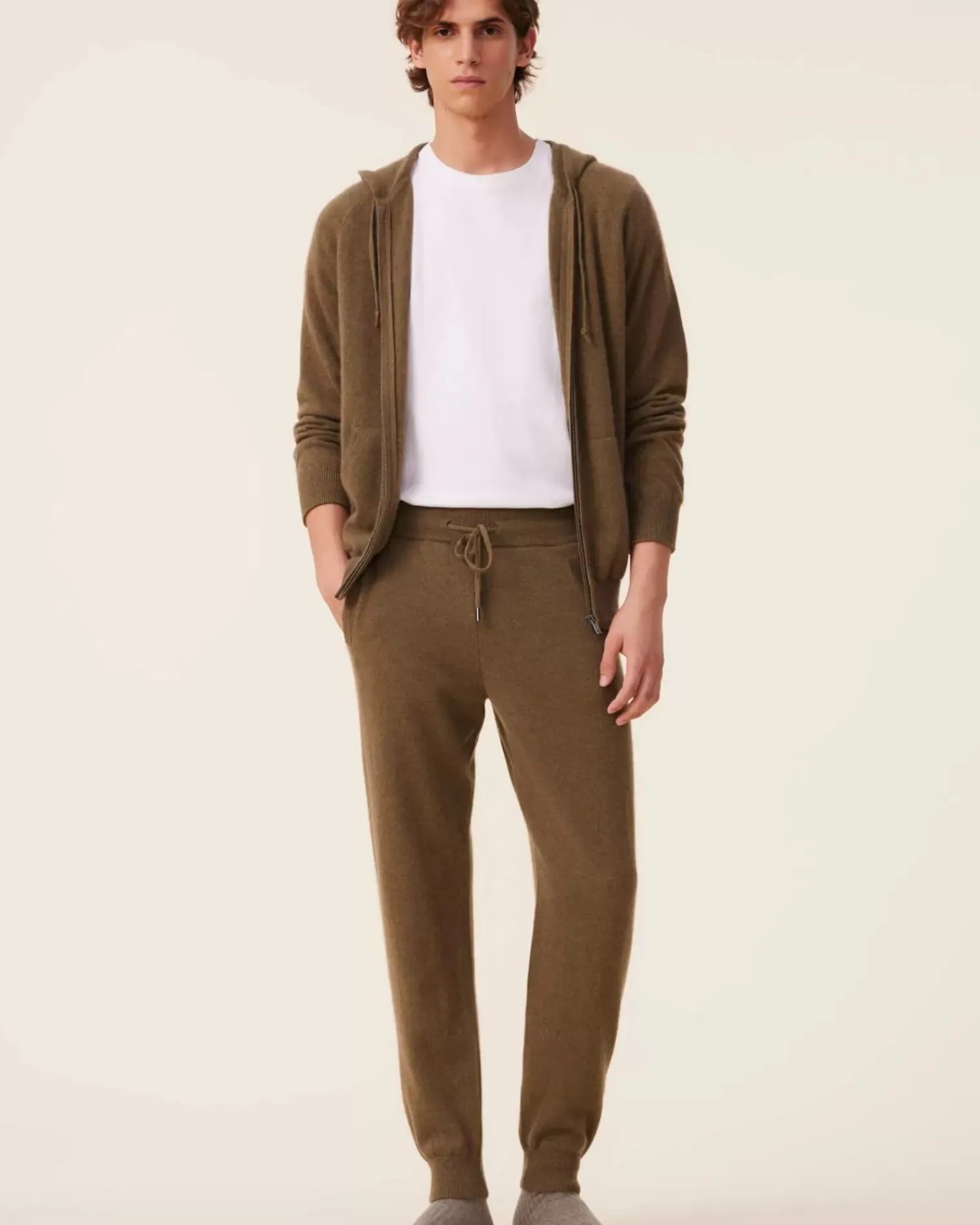 Kujten Joggings & Shorts>Men Straight Cut Cashmere Joggers, 2-Threads Kaki Scout