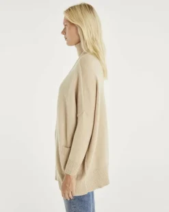Kujten Jackets & Vests><noscript><img width=