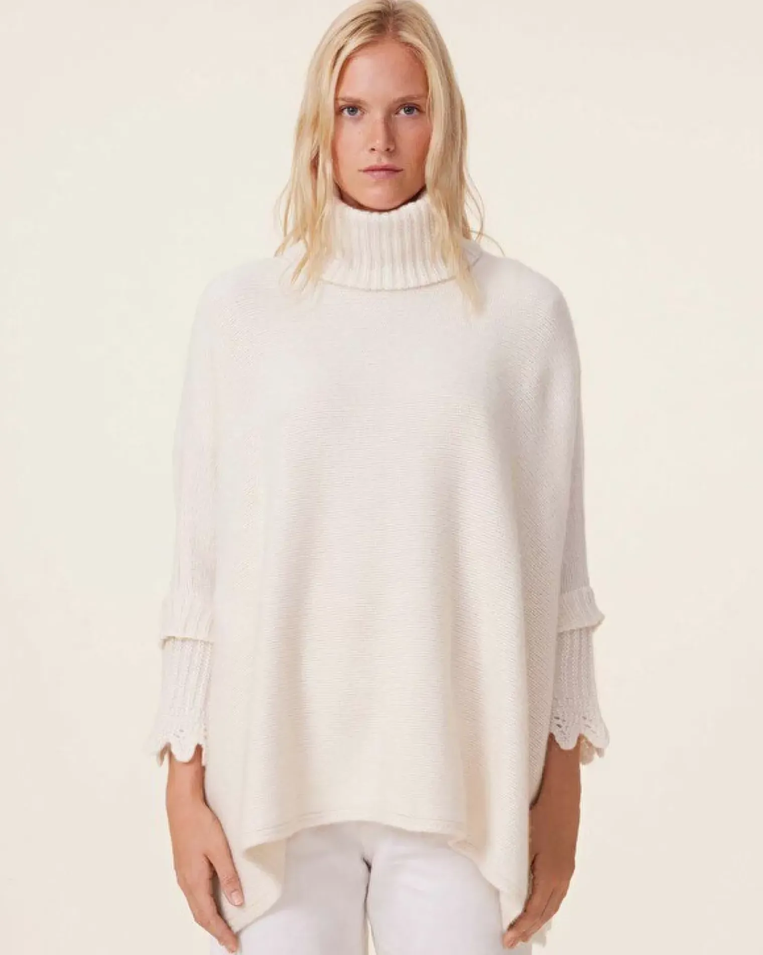 Kujten Capes & Ponchos>Oversize Turtleneck Cashmere Poncho, 10-Threads Blanc