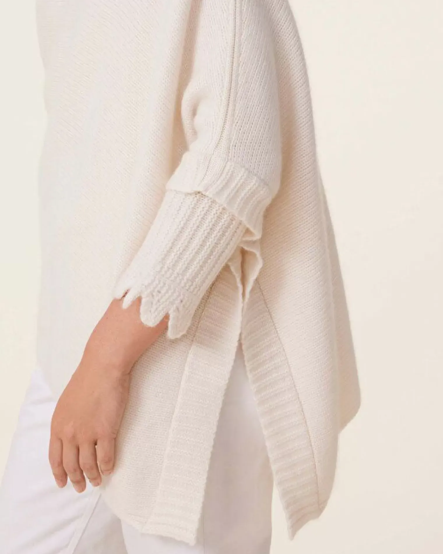 Kujten Capes & Ponchos>Oversize Turtleneck Cashmere Poncho, 10-Threads Blanc