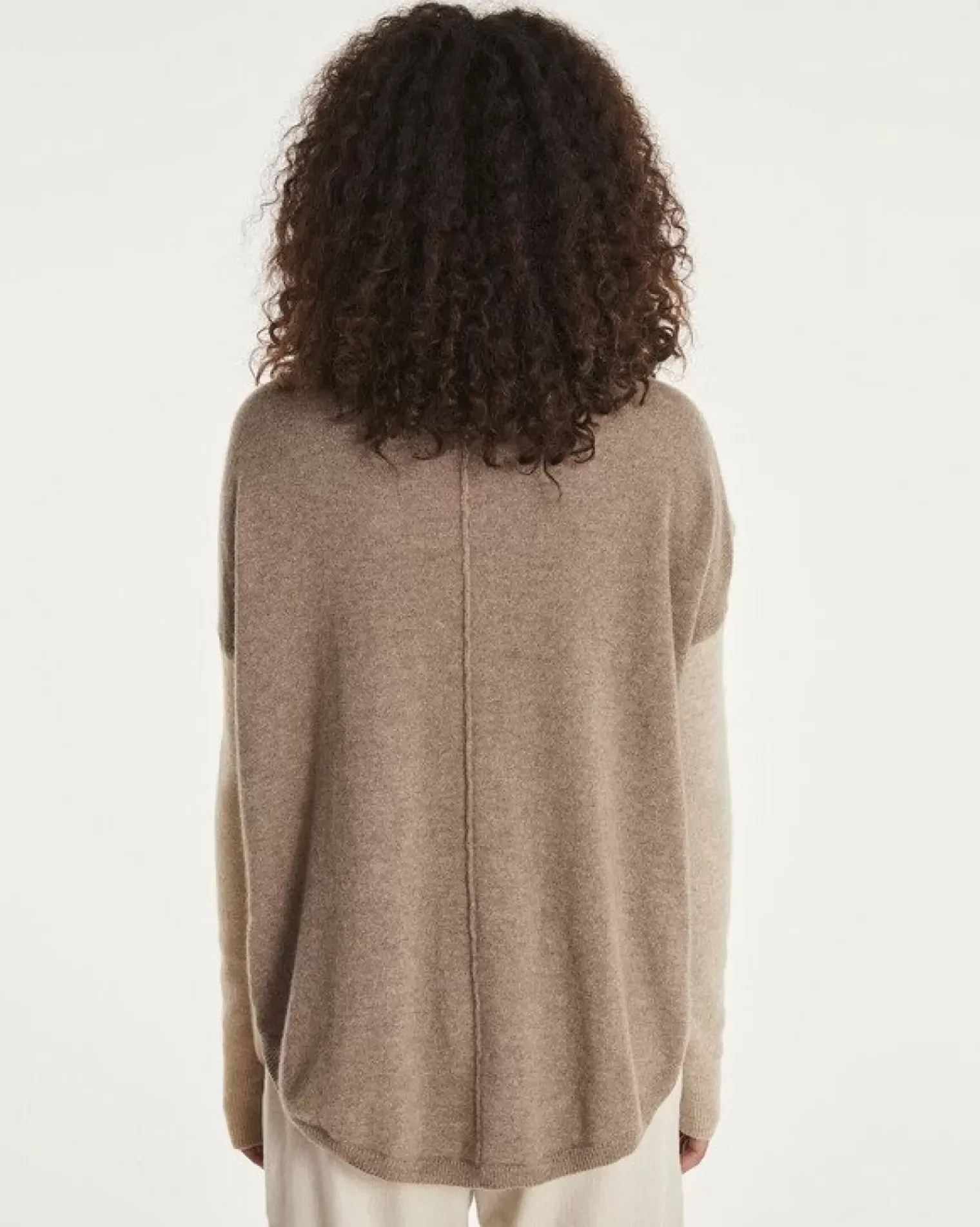 Kujten Sweaters & Sweatshirts>Oversize V-Neck Cashmere Sweater Beige Chine