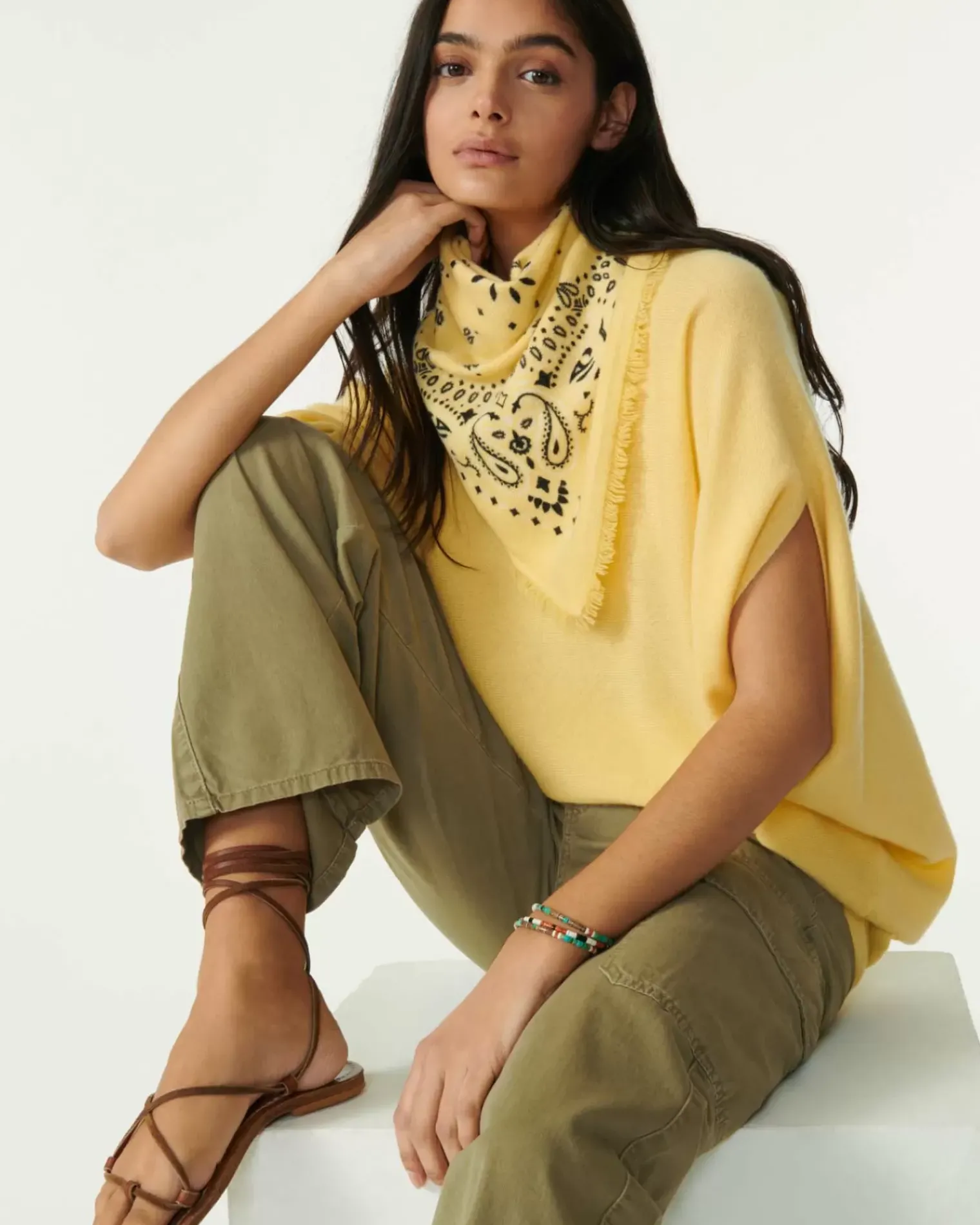 Kujten Sweaters & Sweatshirts>Oversize V-Neck Sleeveless Sweater Jaune Eggshell