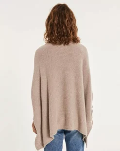 Kujten Capes & Ponchos><noscript><img width=