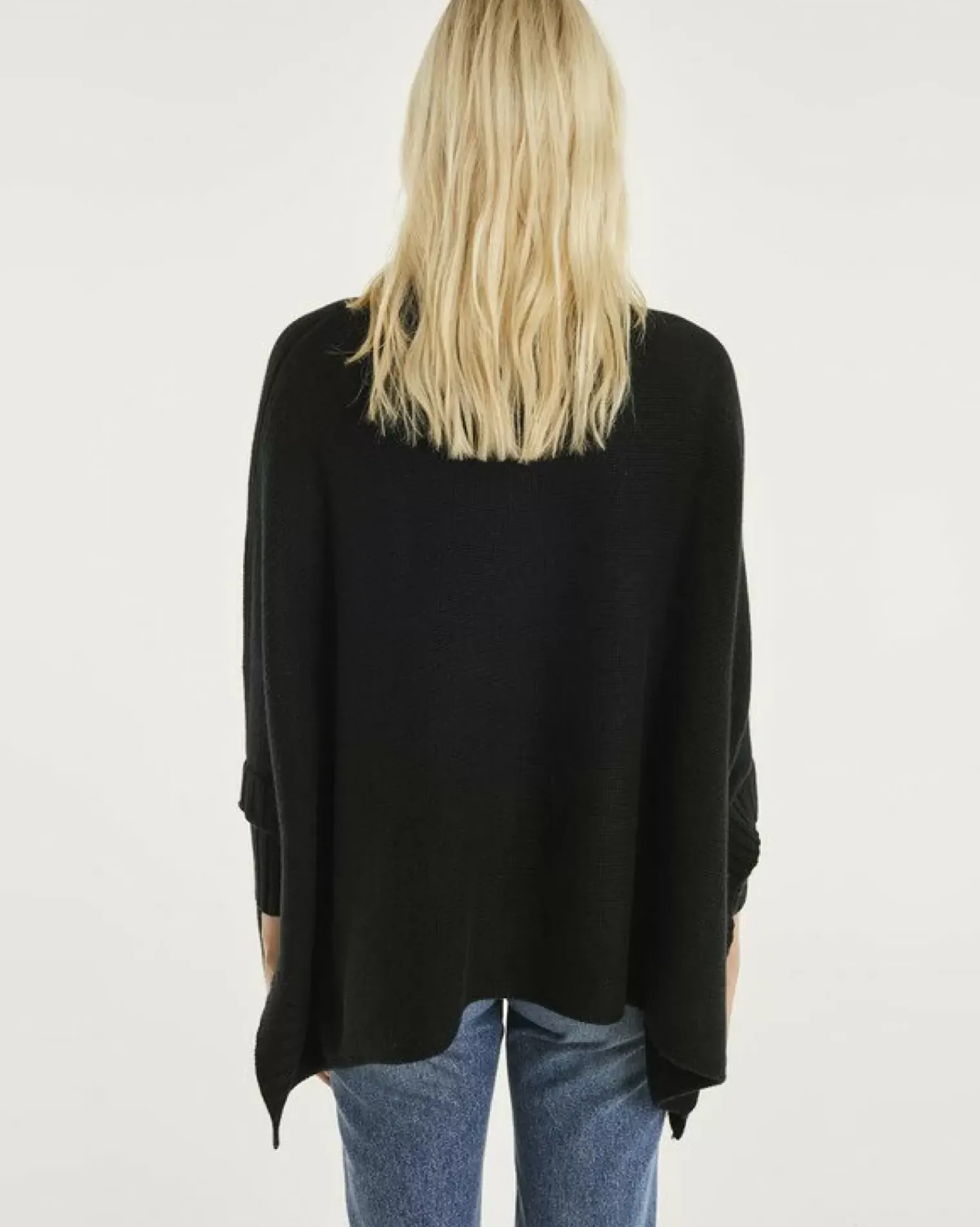 Kujten Capes & Ponchos>Oversized Turtleneck Cashmere Poncho Noir