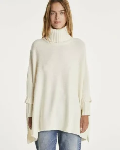 Kujten Capes & Ponchos>Oversized Turtleneck Cashmere Poncho Blanc