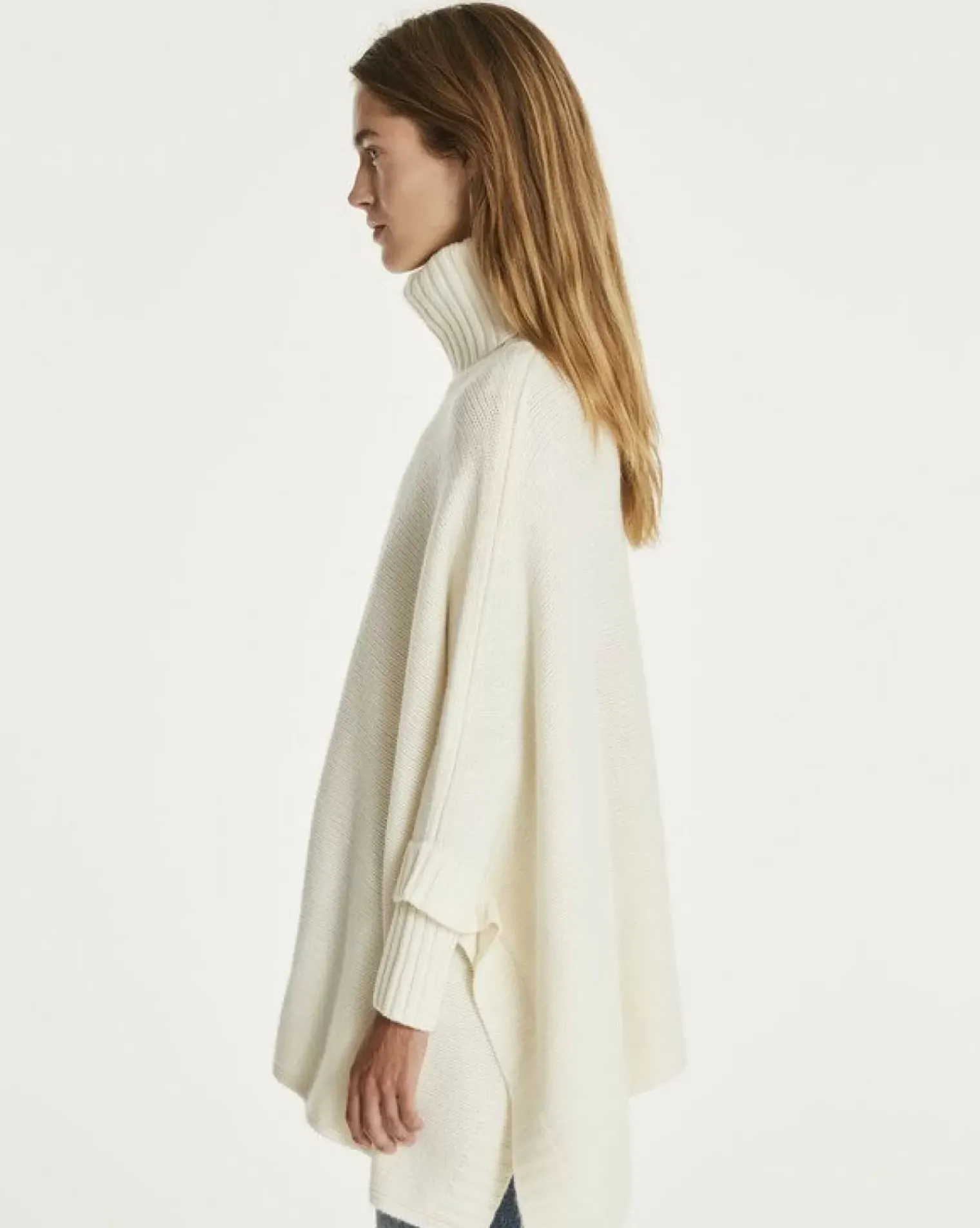 Kujten Capes & Ponchos>Oversized Turtleneck Cashmere Poncho Blanc