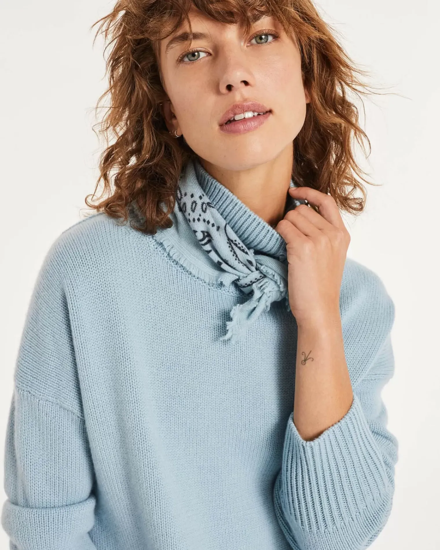 Kujten Sweaters & Sweatshirts>Oversized Turtleneck Cashmere Sweater Blue Ice