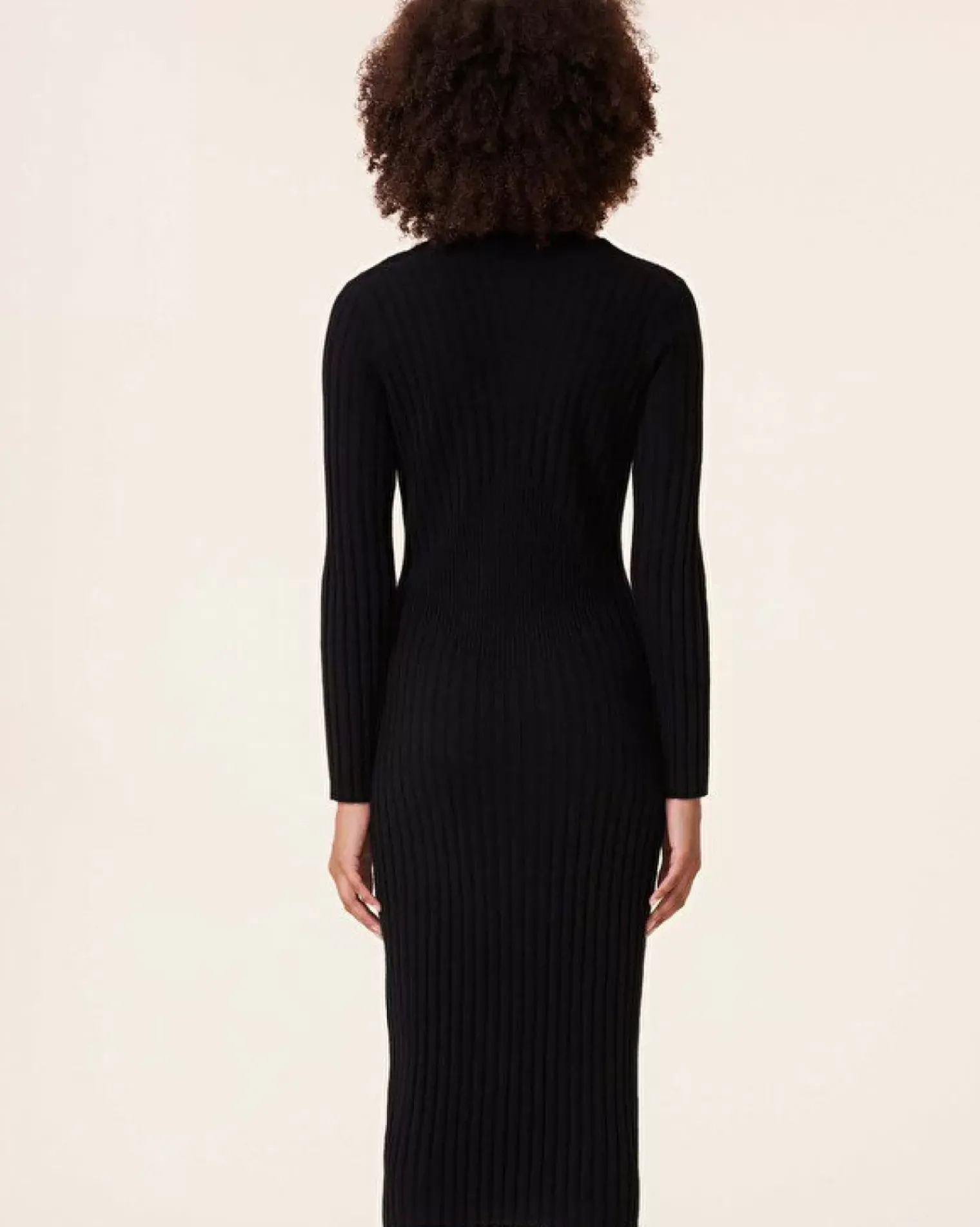 Kujten Dresses & Skirts>Ribbed V-Neck Cashmere Dress, 2-Threads Noir