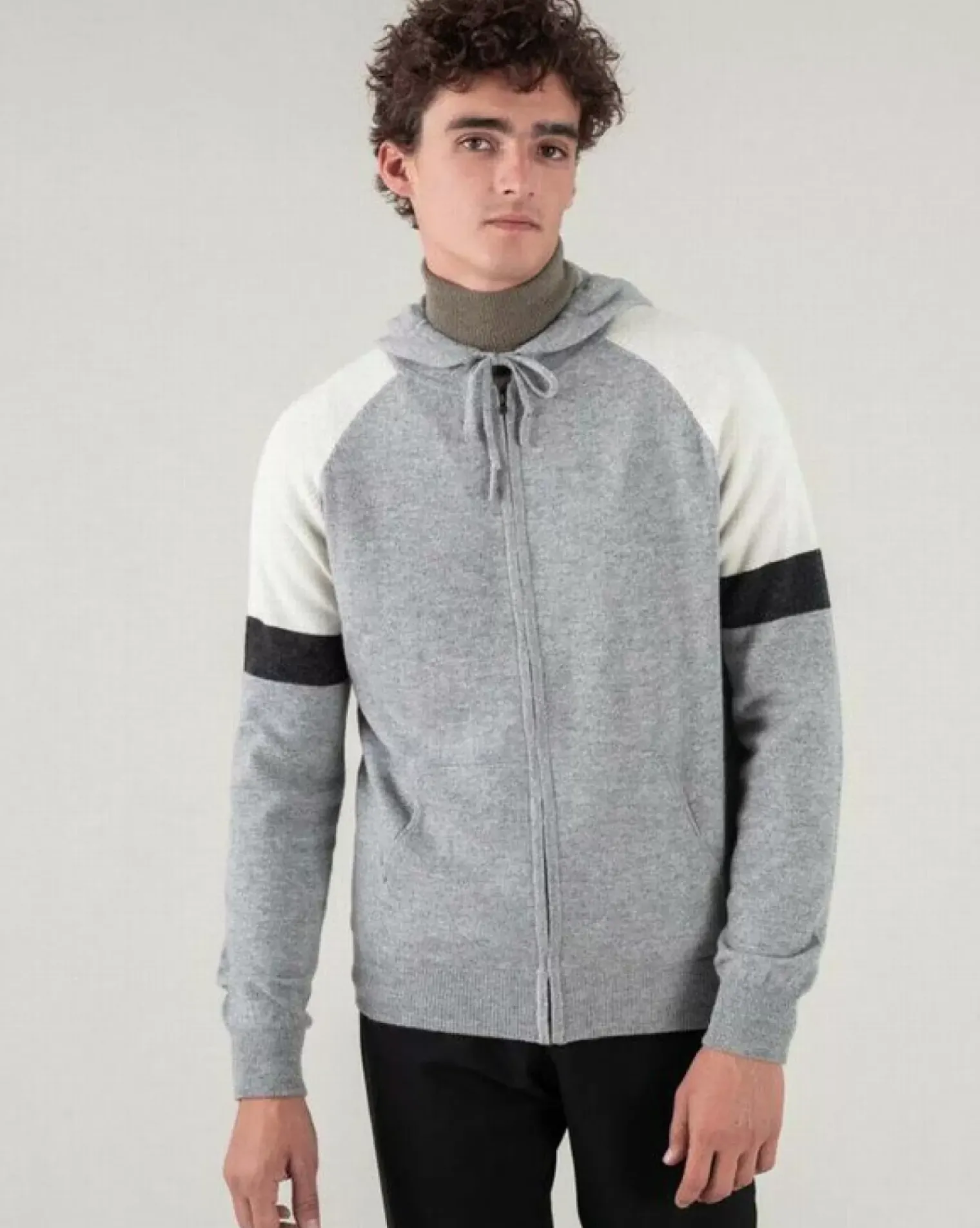 Kujten Jackets & Vests>Tricolor Sleeve Zipped Cashmere Cardigan Gris Chine