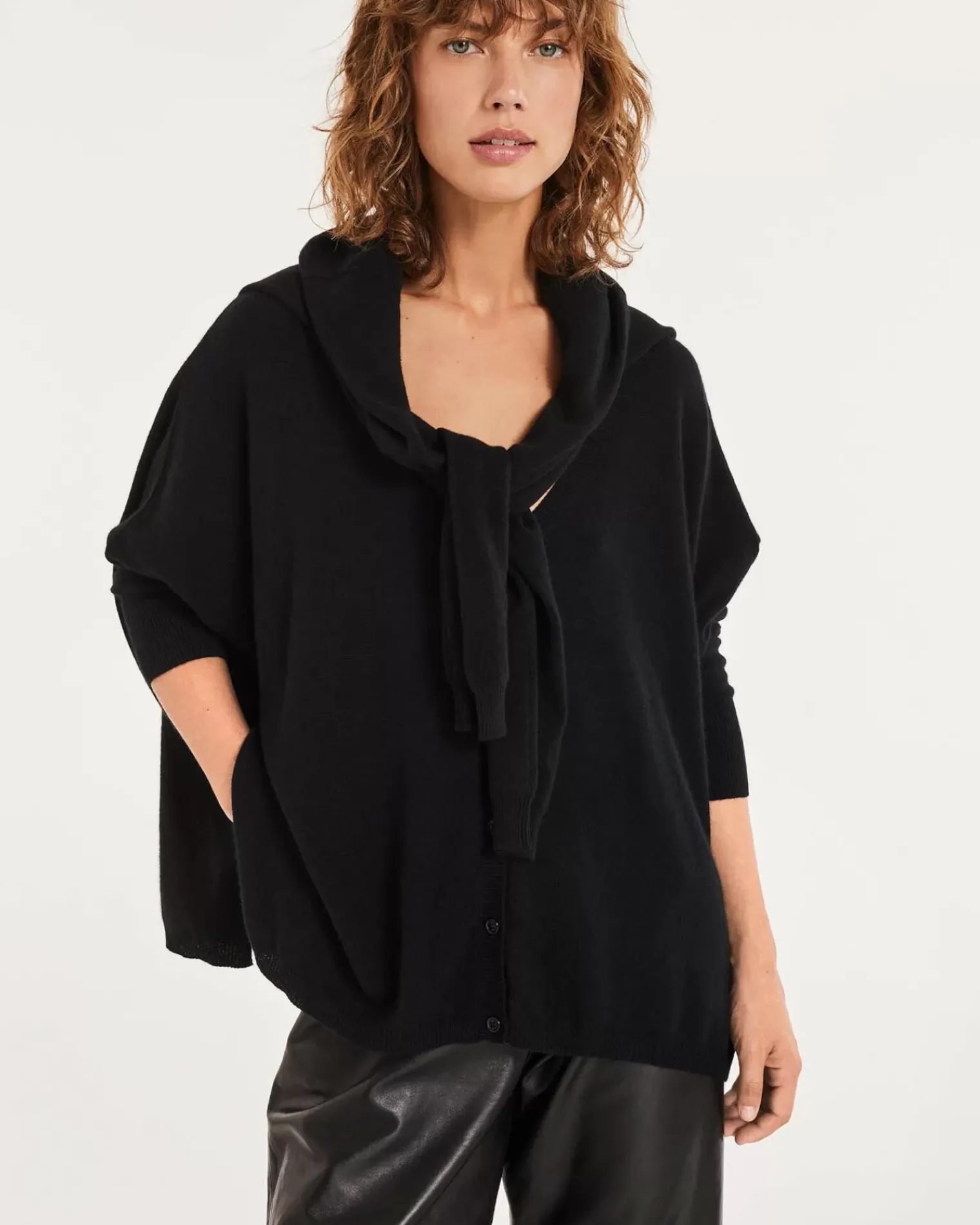 Kujten Jackets & Vests>V-Collar Oversize Cashmere Cardigan Noir