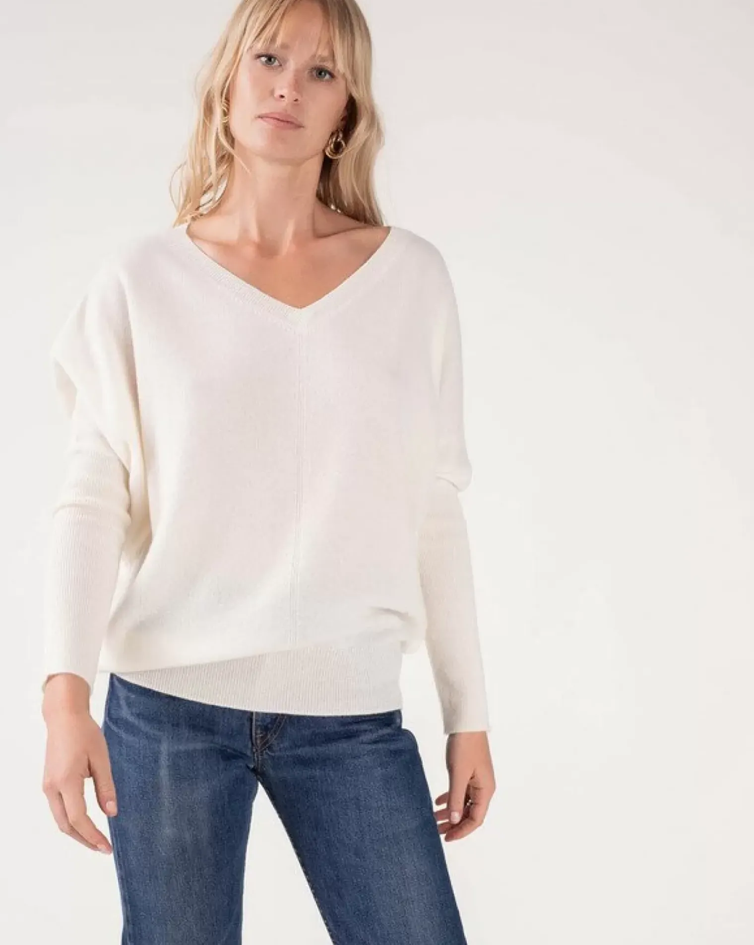 Kujten Sweaters & Sweatshirts>V-Neck Bat Sleeves Cashmere Sweater Blanc