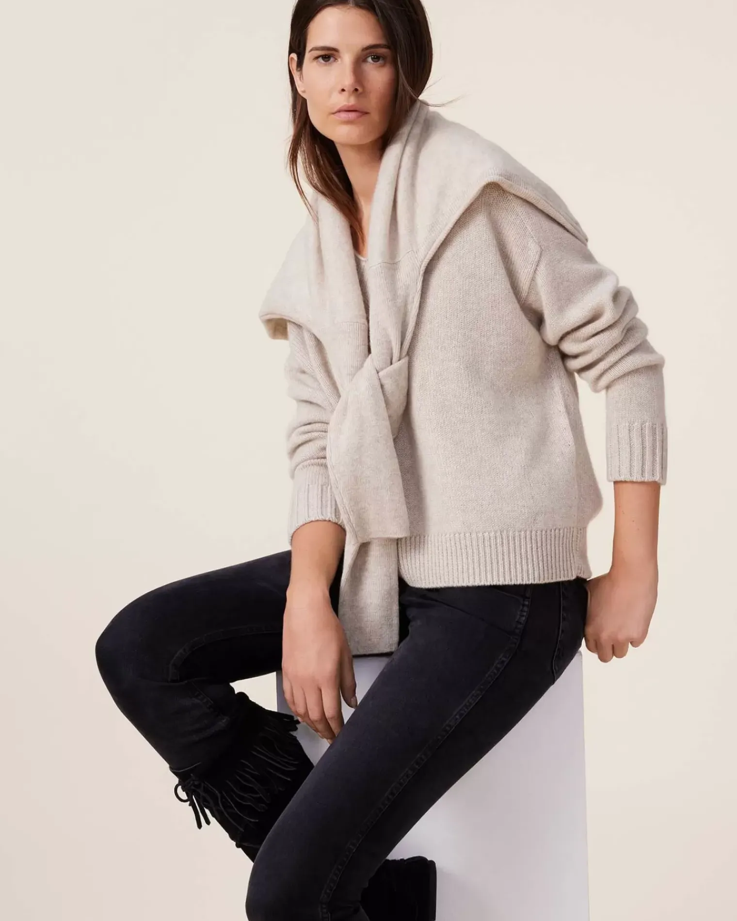 Kujten Sweaters & Sweatshirts>V-Neck Cashmere Sweater, 6-Threads Avoine