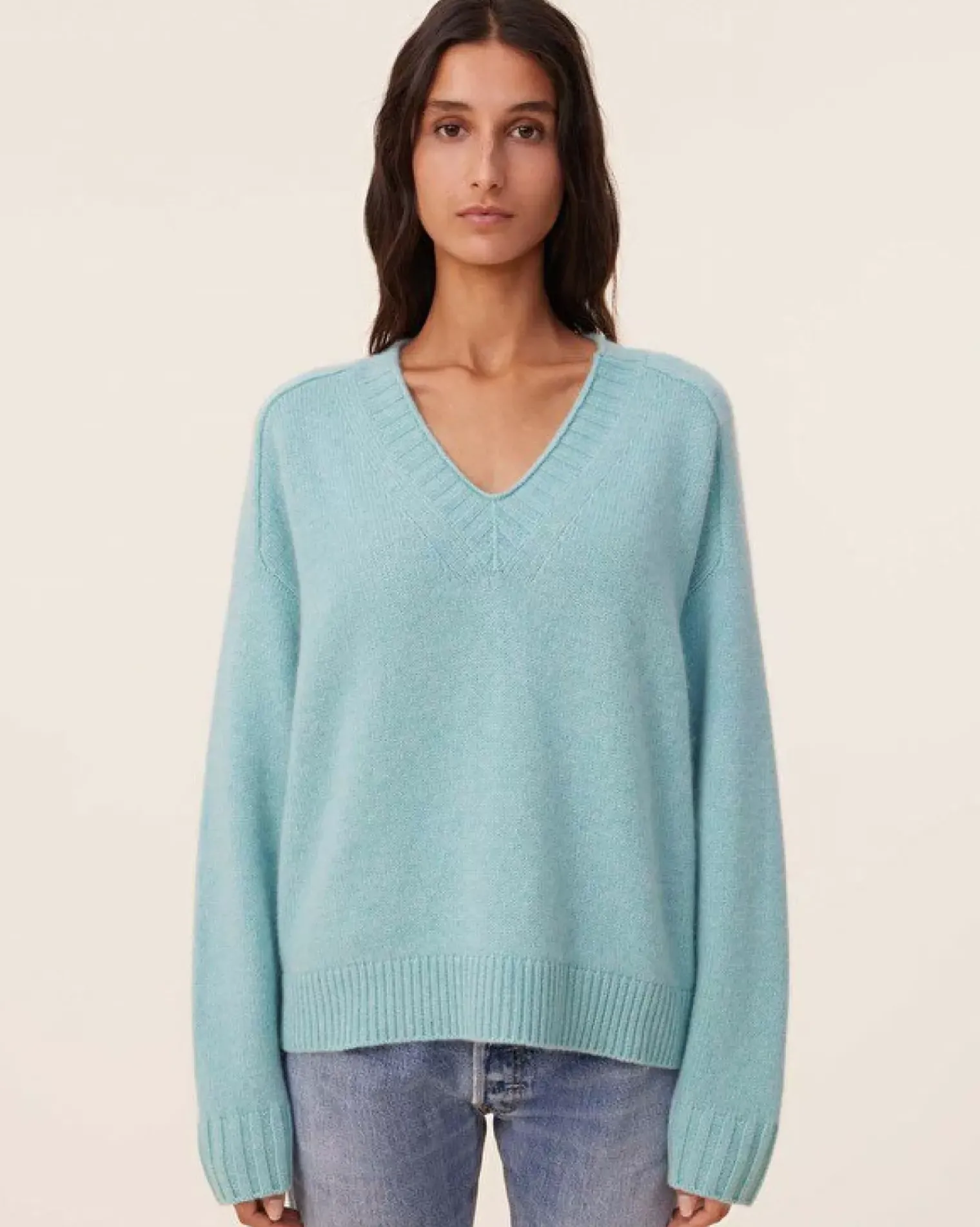 Kujten Sweaters & Sweatshirts>V-Neck Cashmere Sweater, 6-Threads Turquoise Pacific