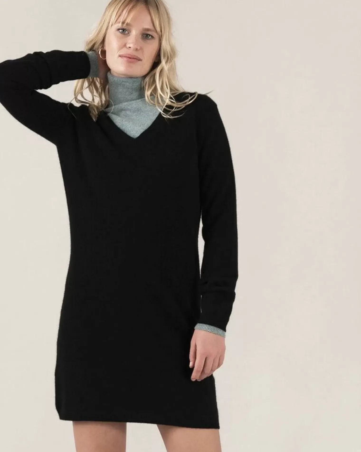 Kujten Dresses & Skirts>V-Neck Long Sleeves Cashmere Dress Noir