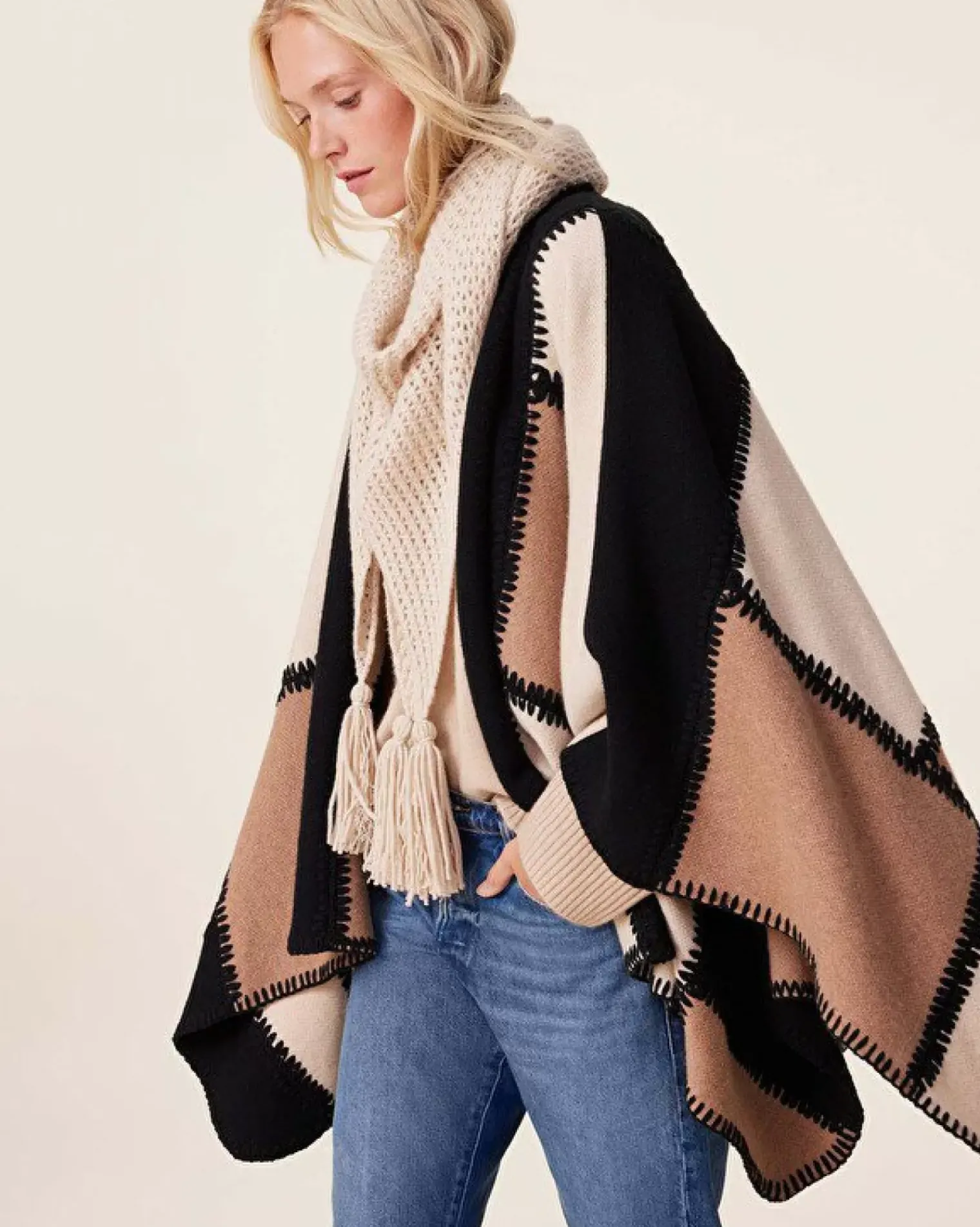 Kujten Capes & Ponchos>Woman Fringed Cashmere Cape, 4-Threads Noir