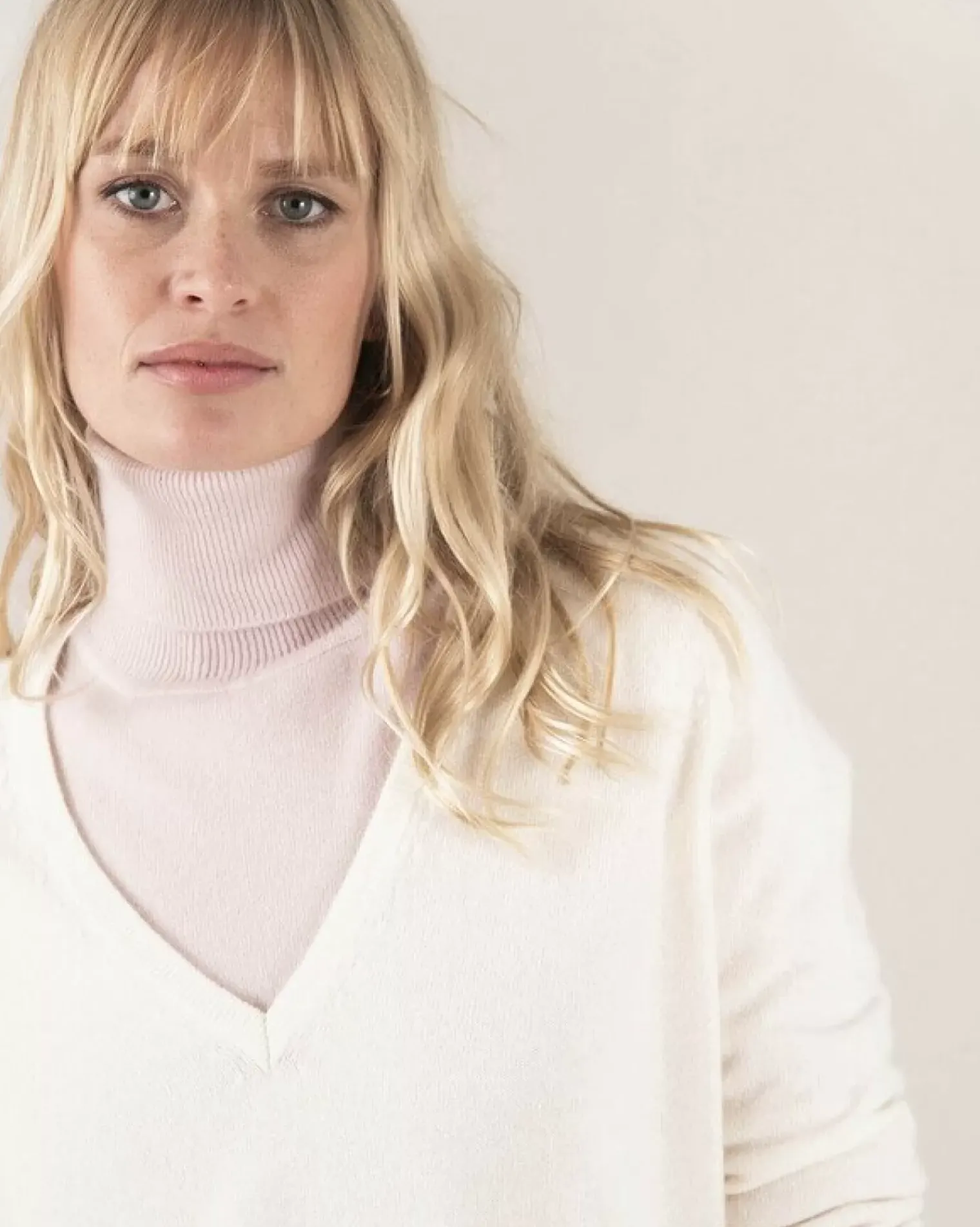 Kujten Sweaters & Sweatshirts>Women Boyfriend V-Neck Cashmere Sweater Blanc
