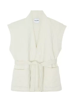 Kujten Jackets & Vests><noscript><img width=