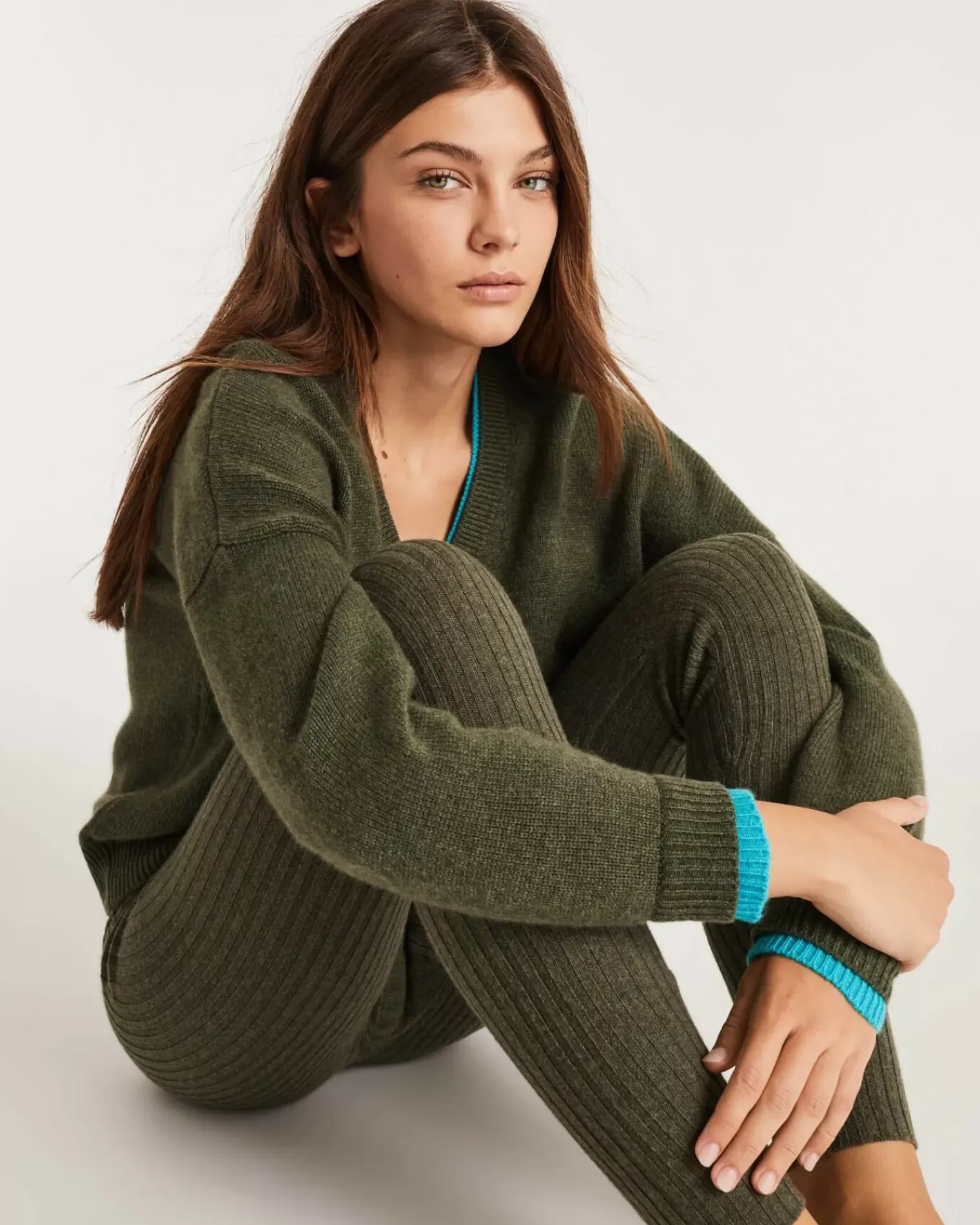 Kujten Sweaters & Sweatshirts>Women Cashmere V-Neck Sweater Boyfriend Kaki Fonce