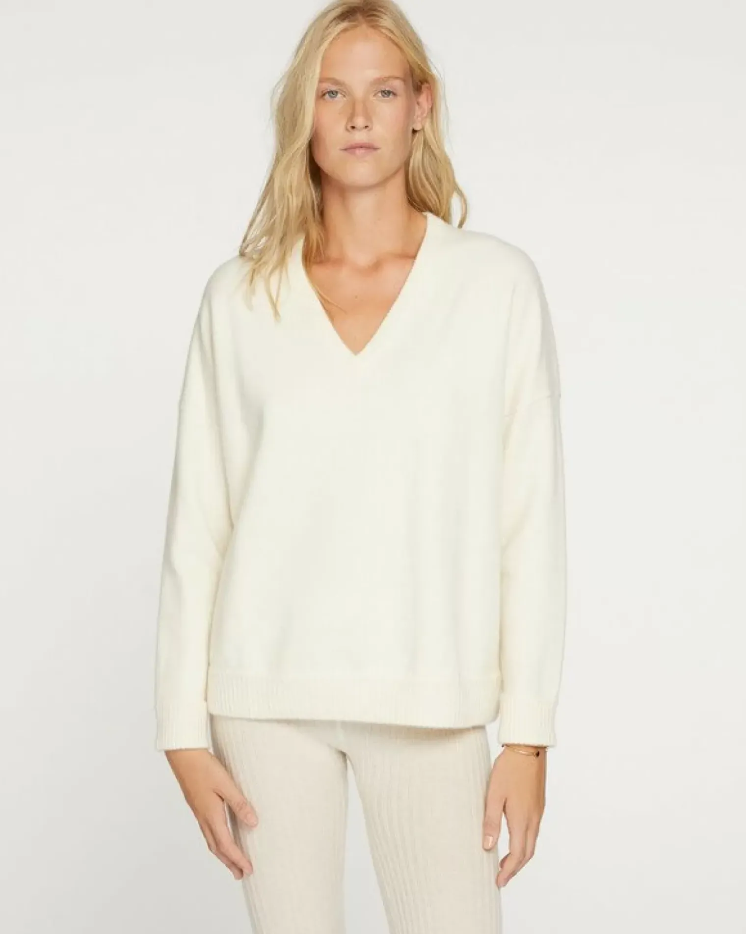 Kujten Sweaters & Sweatshirts>Women Oversized V-Neck Cashmere Sweater Blanc