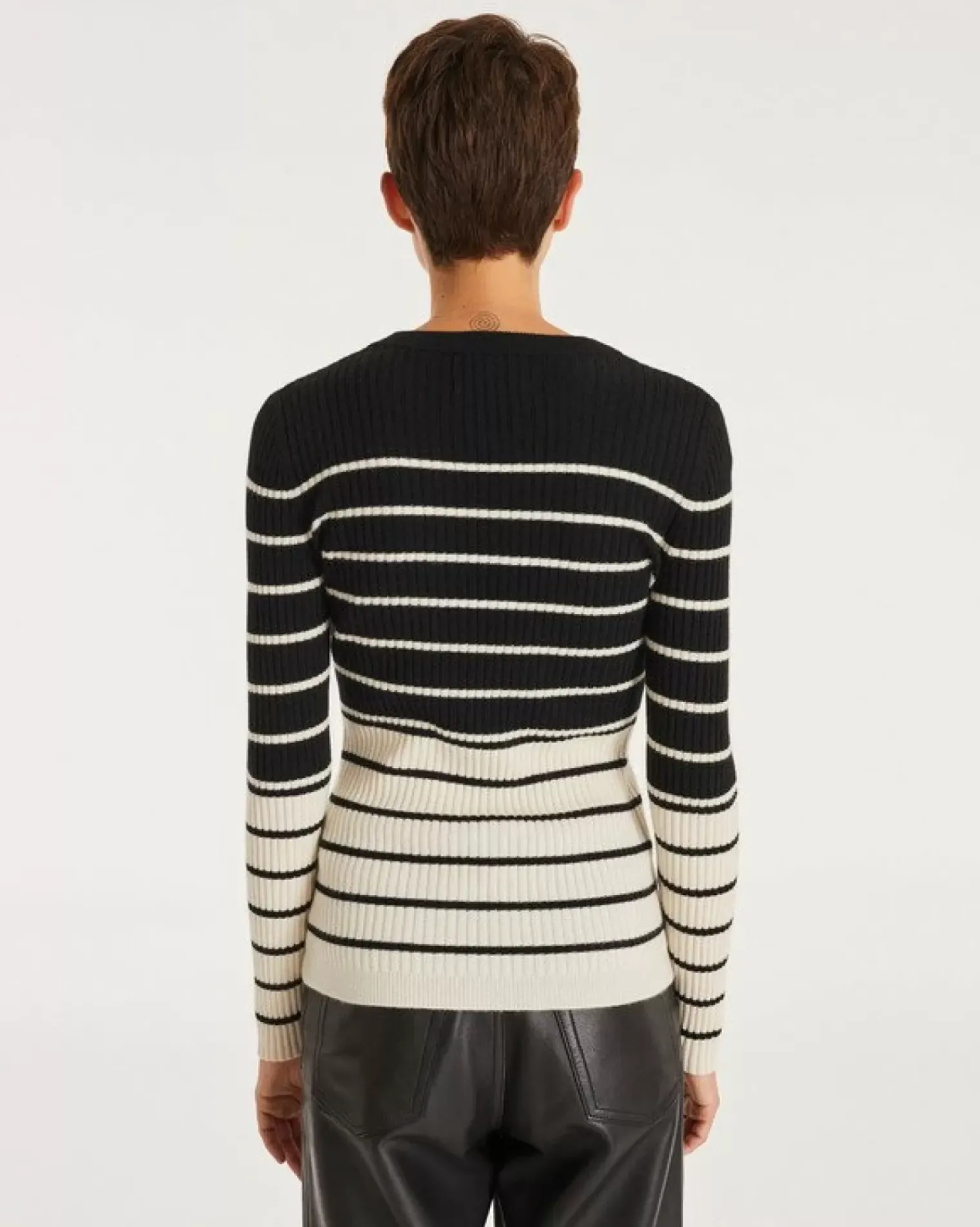 Kujten Sweaters & Sweatshirts>Women Round Neck Sweater With Flat Sides Noir